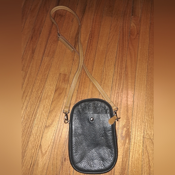 Divina Firenze black and tan pebbled leather small crossbody bag, like new. - Picture 2 of 4